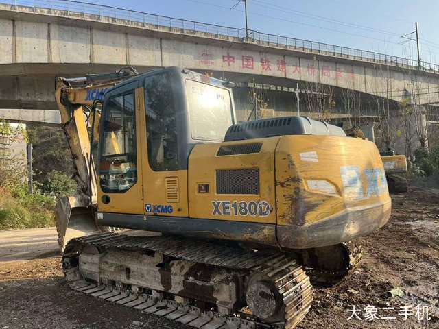 徐工 XE150D 挖掘机