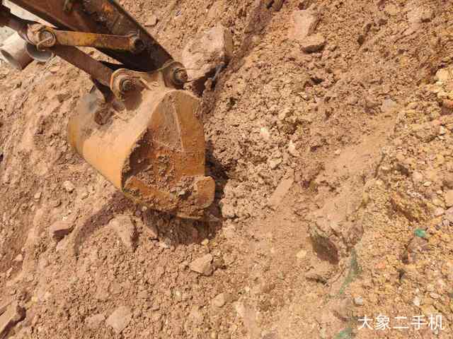 现代 R225-7 挖掘机