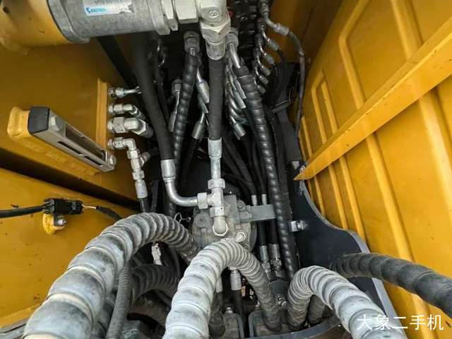 徐工 XE75D 挖掘机