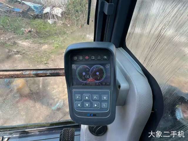 徐工 XE75D 挖掘机