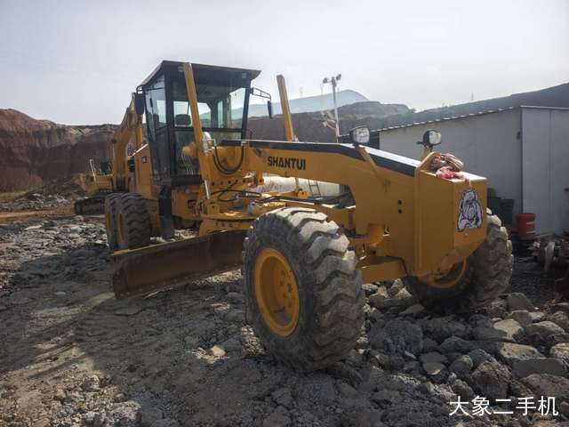 山推 SG18D-3 平地机