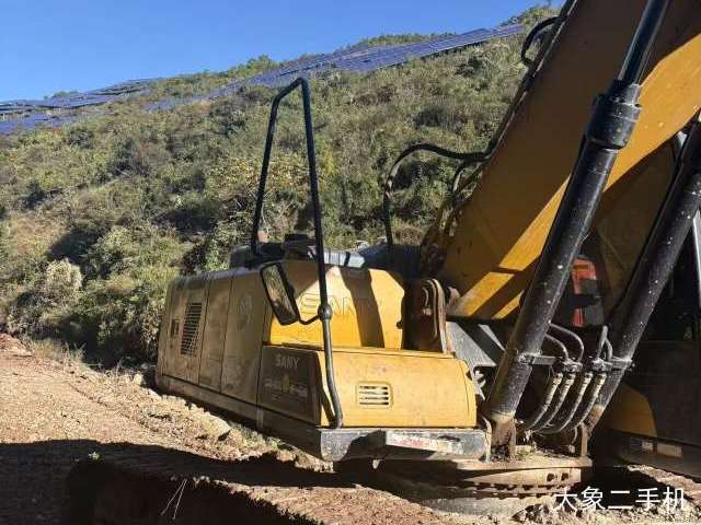 三一重工 SY215C 挖掘机