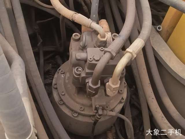 山东临工 LG6210 挖掘机