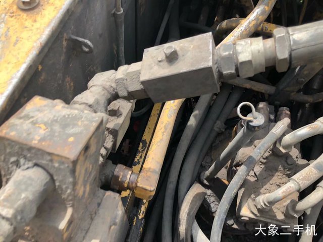 卡特彼勒 320B 挖掘机