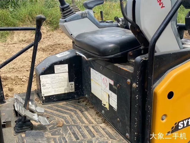 三一重工 SY16C 挖掘机