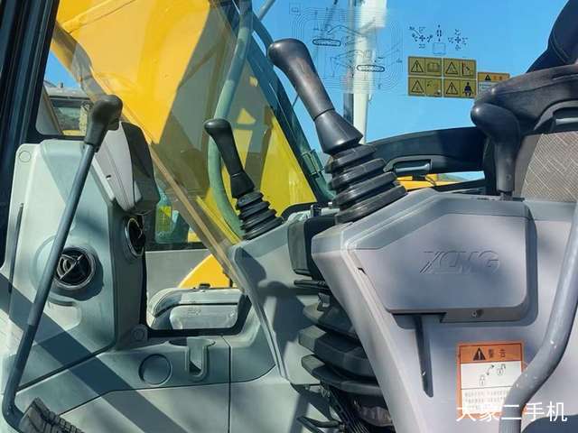 徐工 XE135D 挖掘机