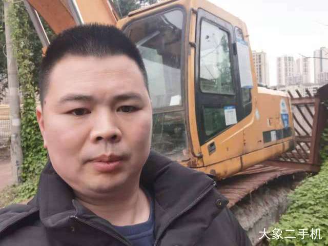 现代 R225LC-7 挖掘机