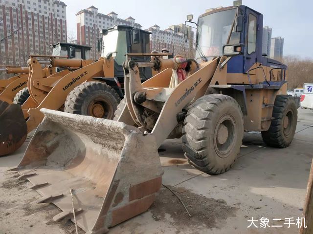 龙工 LG833 装载机