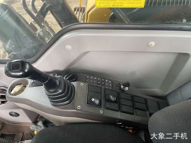 沃尔沃 EC200D 挖掘机