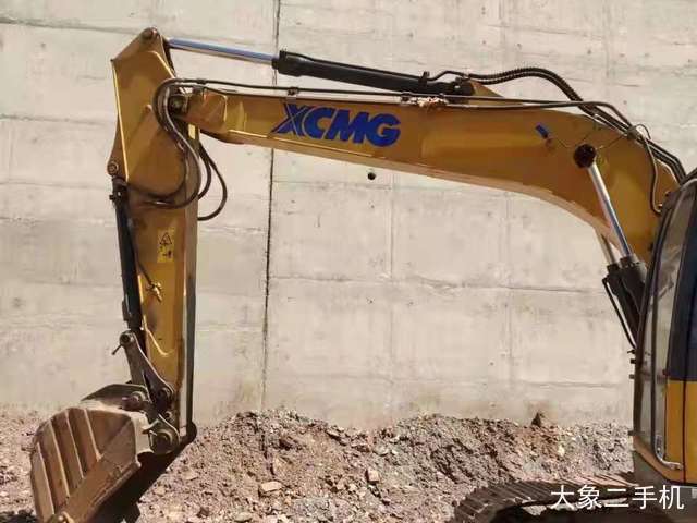 徐工 XE135D 挖掘机