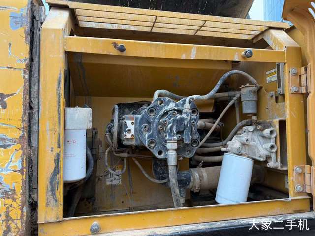 三一重工 SY215C 挖掘机