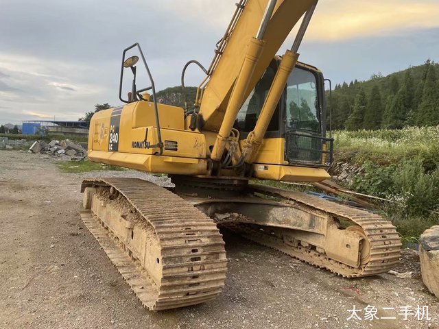 小松 PC240LC-8 挖掘机