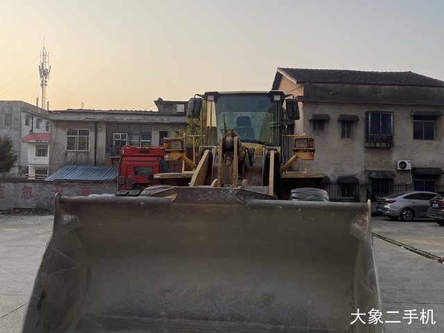 雷沃重工 FL966H 装载机