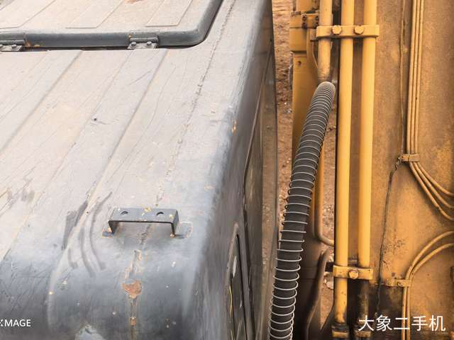 现代 R225LC-7 挖掘机