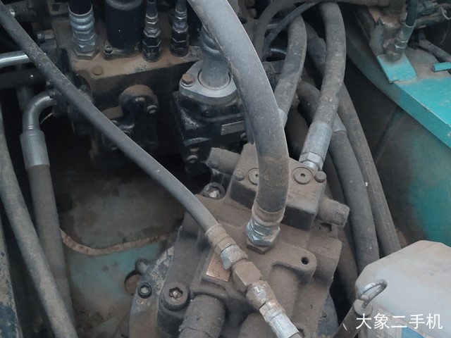 神钢 SK200-YN12 挖掘机