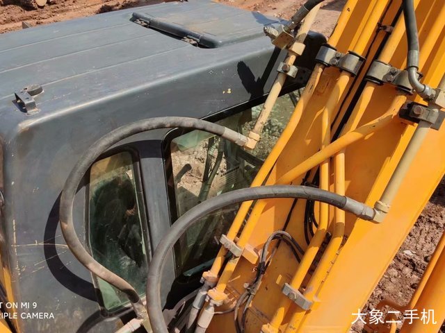 现代 R225LC-7 挖掘机