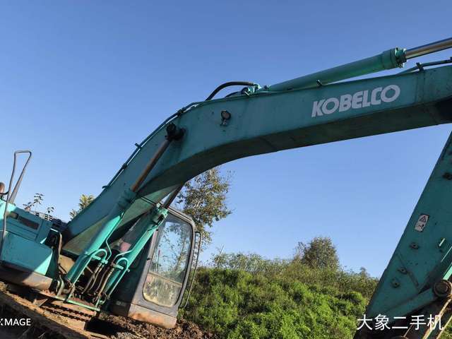 神钢 SK250-8 挖掘机