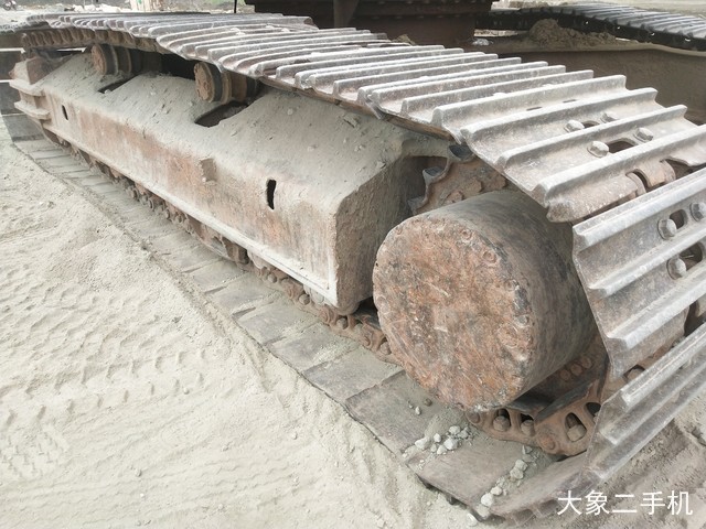 现代 R225LC-7 挖掘机