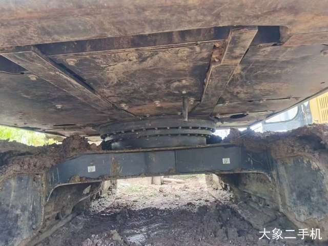 山东临工 E6135F 挖掘机