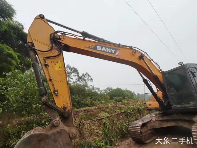 三一重工 SY235C-9 挖掘机