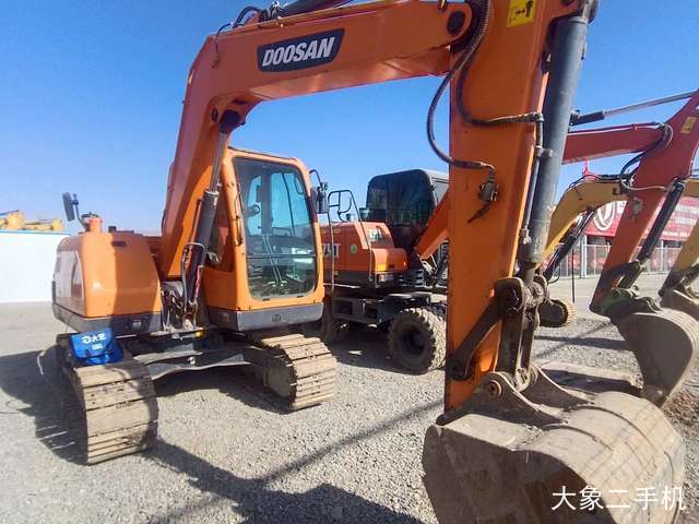 斗山 DX75-9C 挖掘机