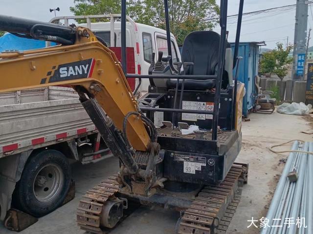 三一重工 SY16C 挖掘机