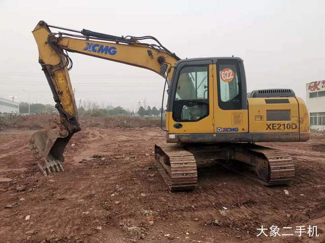 徐工 XE135D 挖掘机