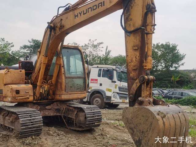现代 R150LC-7 挖掘机