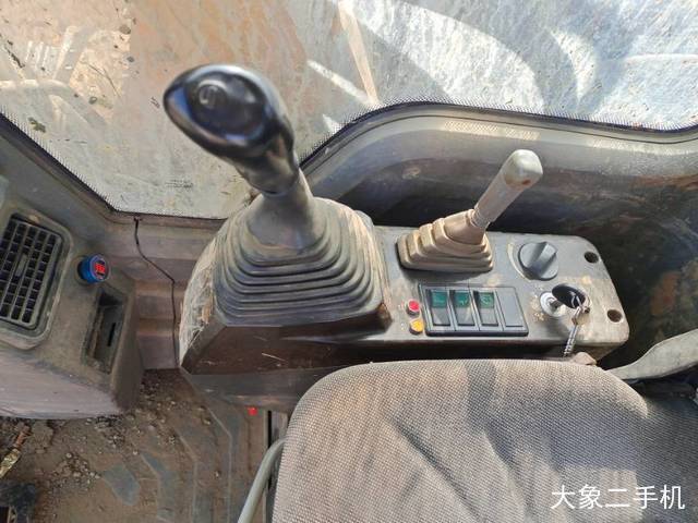 三一重工 SY75C 挖掘机