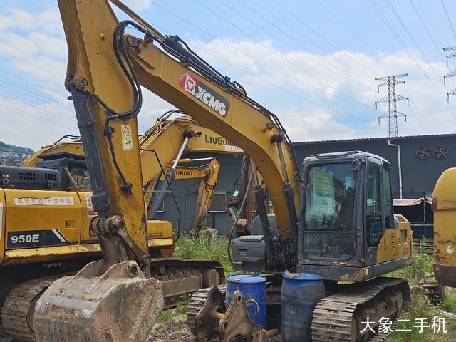 徐工 XE135D 挖掘机