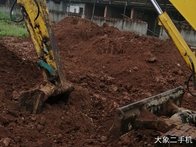 现代 R60-7 挖掘机