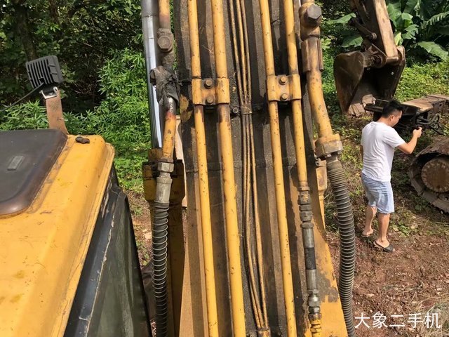 卡特彼勒 320B 挖掘机