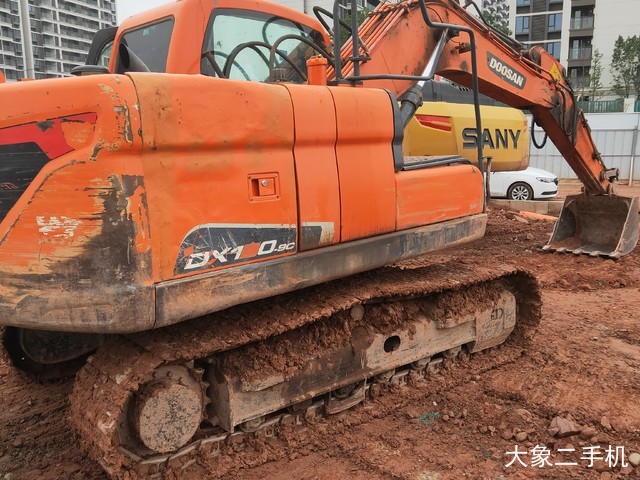 斗山 DX120-9C 挖掘机