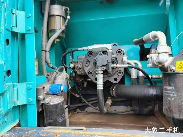 神钢 SK210LC-8 挖掘机