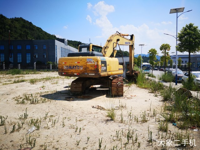 小松 PC200-8 挖掘机