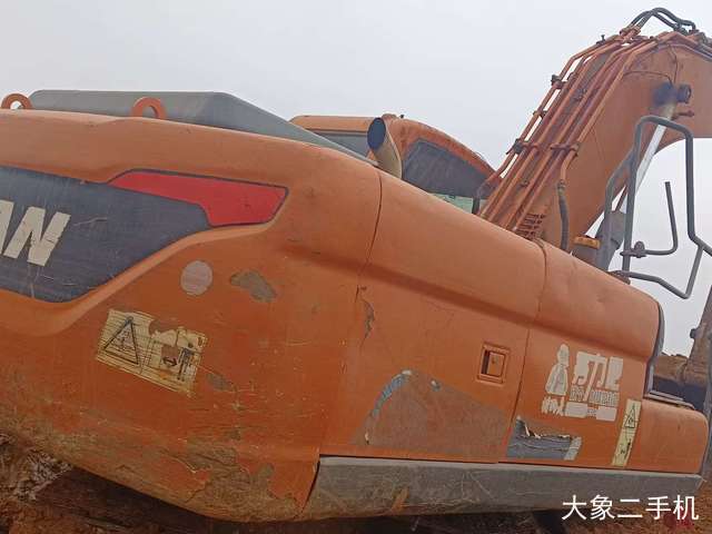 斗山 DH215LC-9 挖掘机