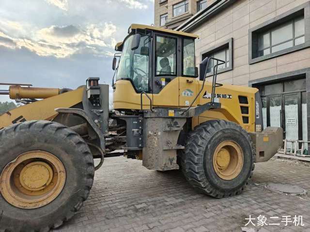山东临工 L955F 装载机