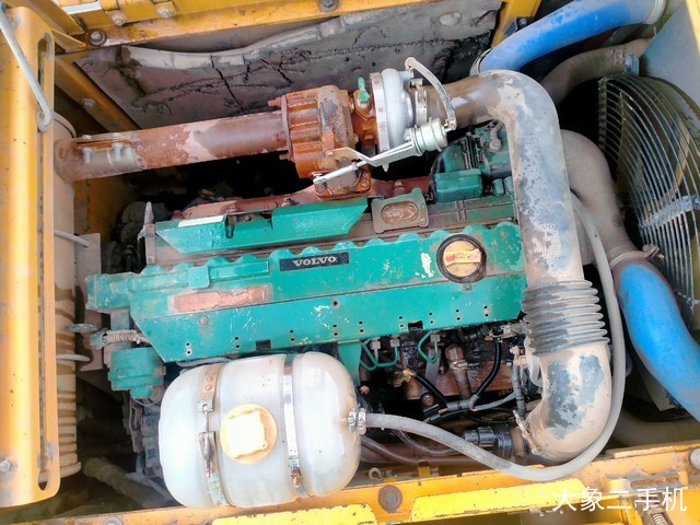 沃尔沃 EC210B 挖掘机