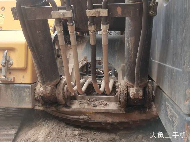 沃尔沃 EC220D 挖掘机