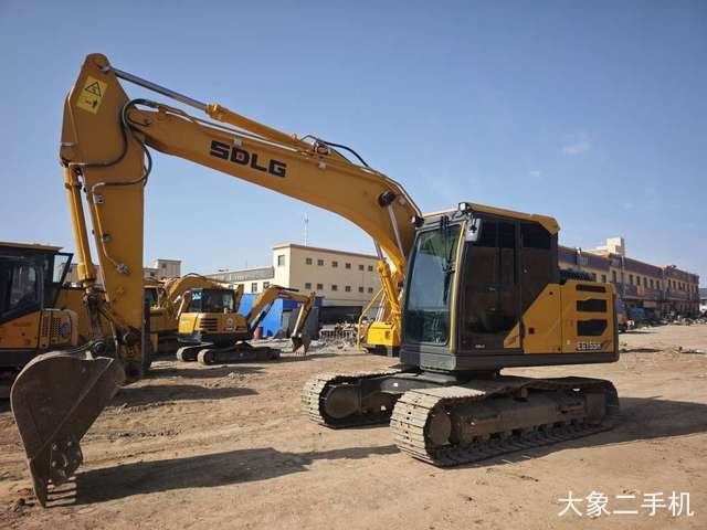 山东临工 E6150F 挖掘机