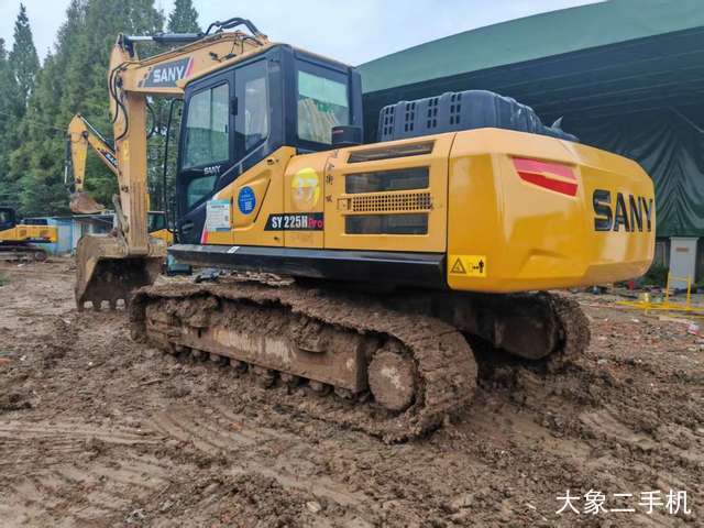 三一重工 SY225C 挖掘机