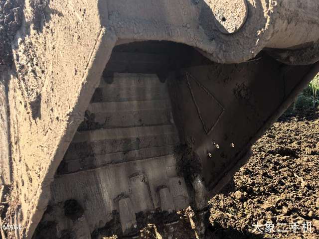 神钢 SK250-8 挖掘机