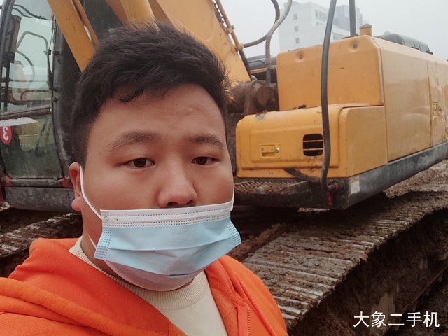 现代 R225LC-7 挖掘机