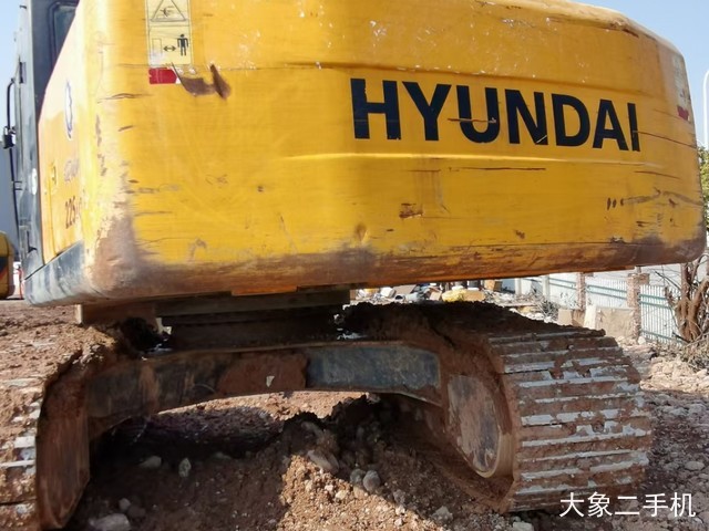 现代 R225LC-7 挖掘机