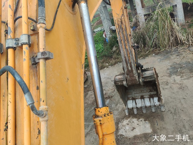 现代 R225LC-7 挖掘机