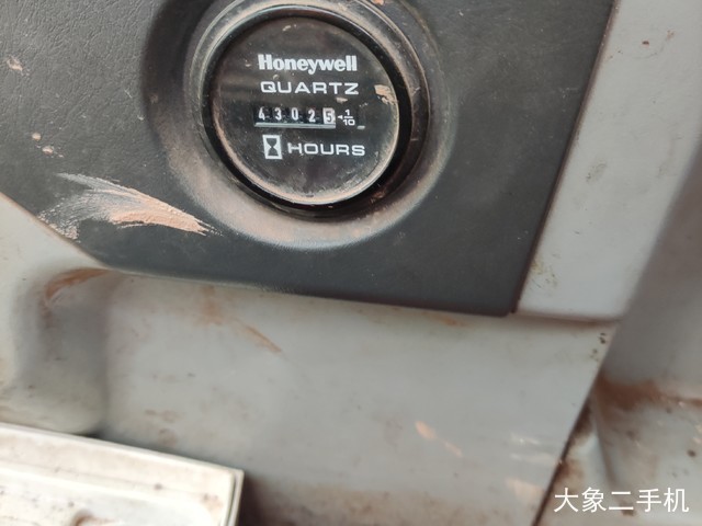 现代 R225LC-7 挖掘机