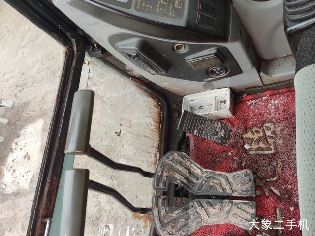 现代 R225LC-7 挖掘机