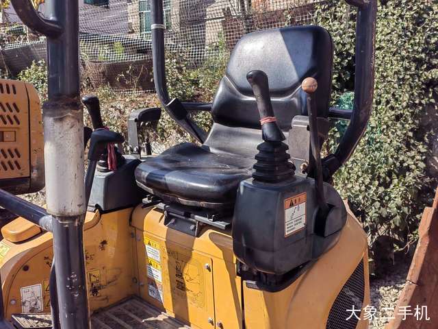 徐工 XE15U 挖掘机