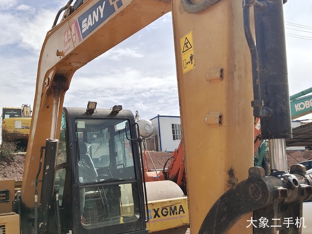 三一重工 SY75C 挖掘机