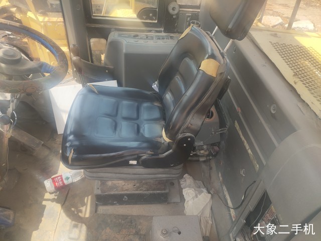 雷沃重工 FL956F 装载机
